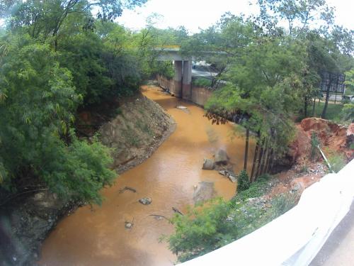 Estrada de Governador Valadares ao acampamento Cachoeira da Fumaça - Grande Ciclo