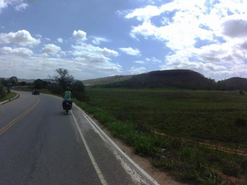 Estrada de Governador Valadares ao acampamento Cachoeira da Fumaça - Grande Ciclo