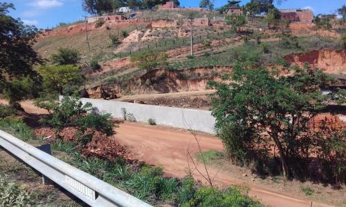 Estrada de Governador Valadares ao acampamento Cachoeira da Fumaça - Grande Ciclo