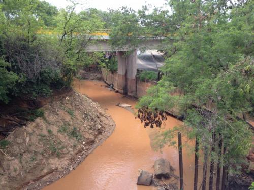 Estrada de Governador Valadares ao acampamento Cachoeira da Fumaça - Grande Ciclo