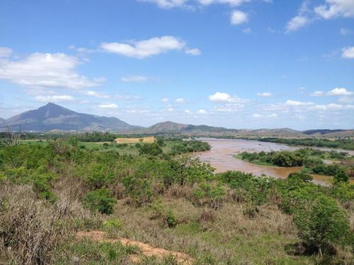 Estrada de Governador Valadares ao acampamento Cachoeira da Fumaça - Grande Ciclo