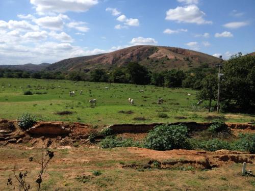 Estrada de Governador Valadares ao acampamento Cachoeira da Fumaça - Grande Ciclo